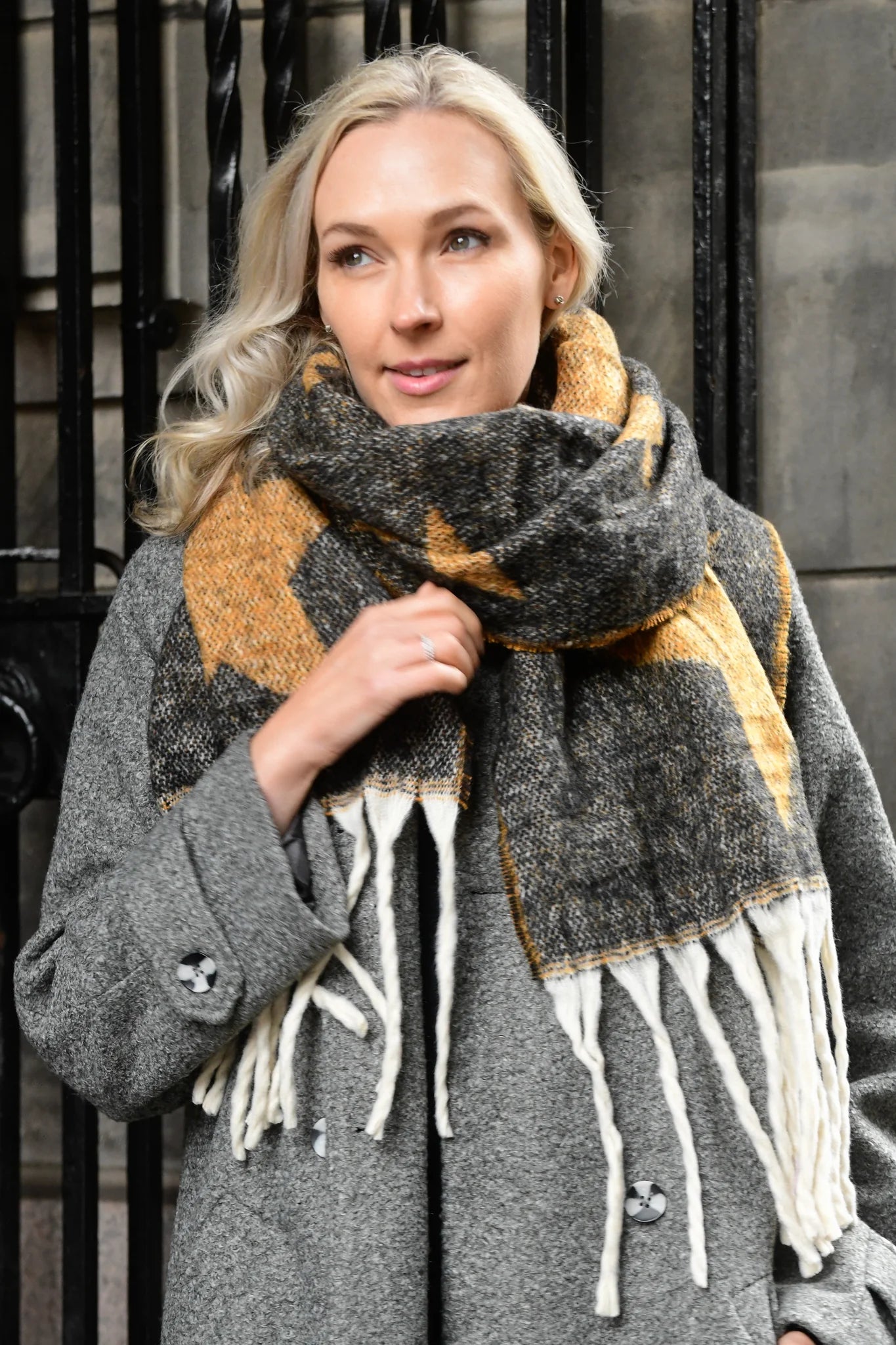 Star online print scarf