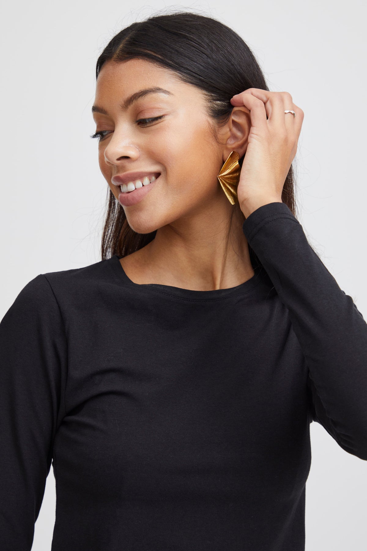 Pamila Long Sleeve T-Shirt - Black