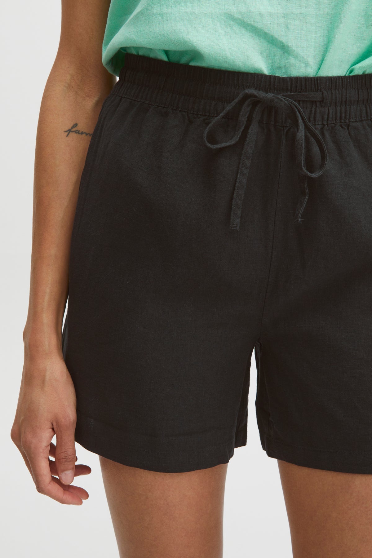Falakka Shorts - Black