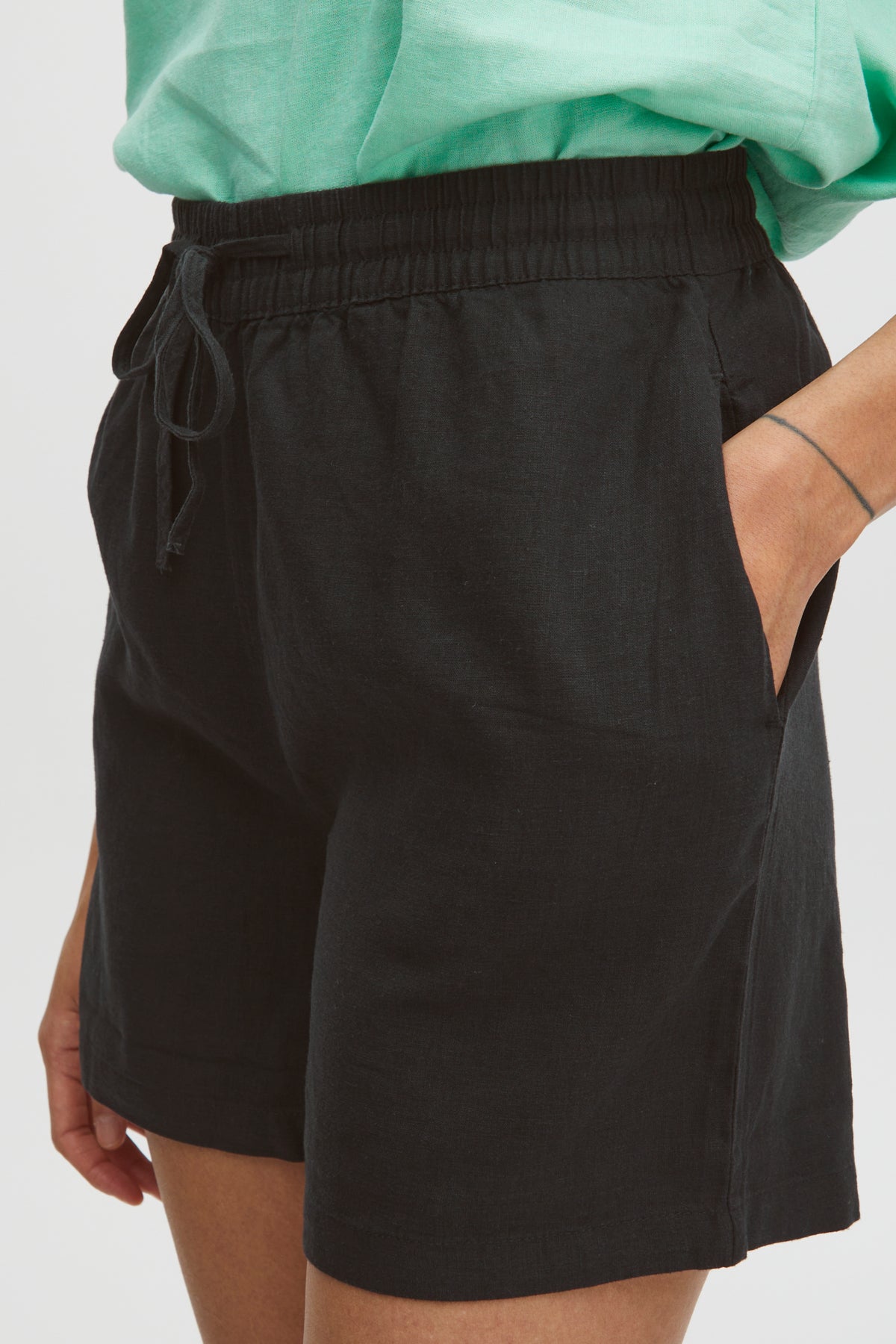 Falakka Shorts - Black