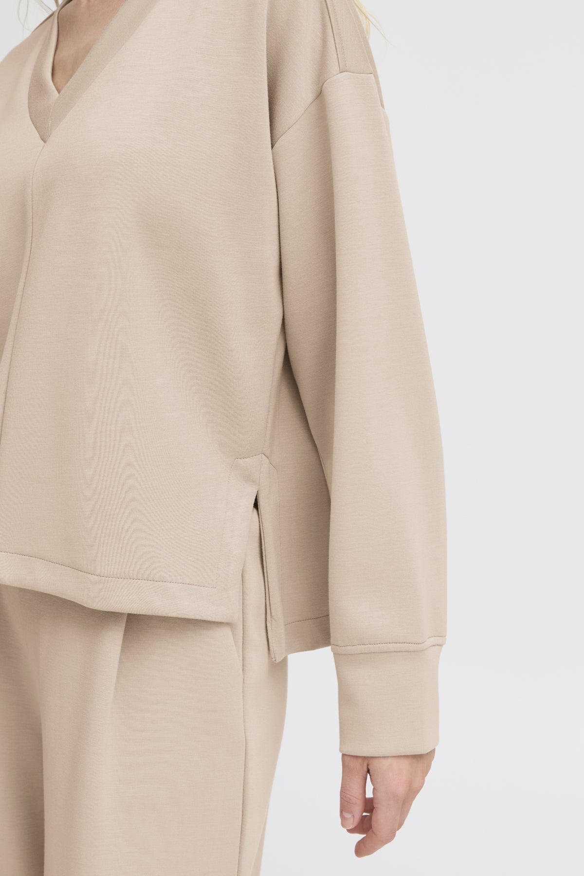 Pusti V-Neck Cropped Blouse - String