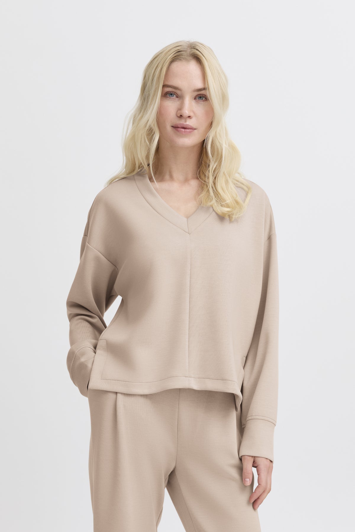 Pusti V-Neck Cropped Blouse - String