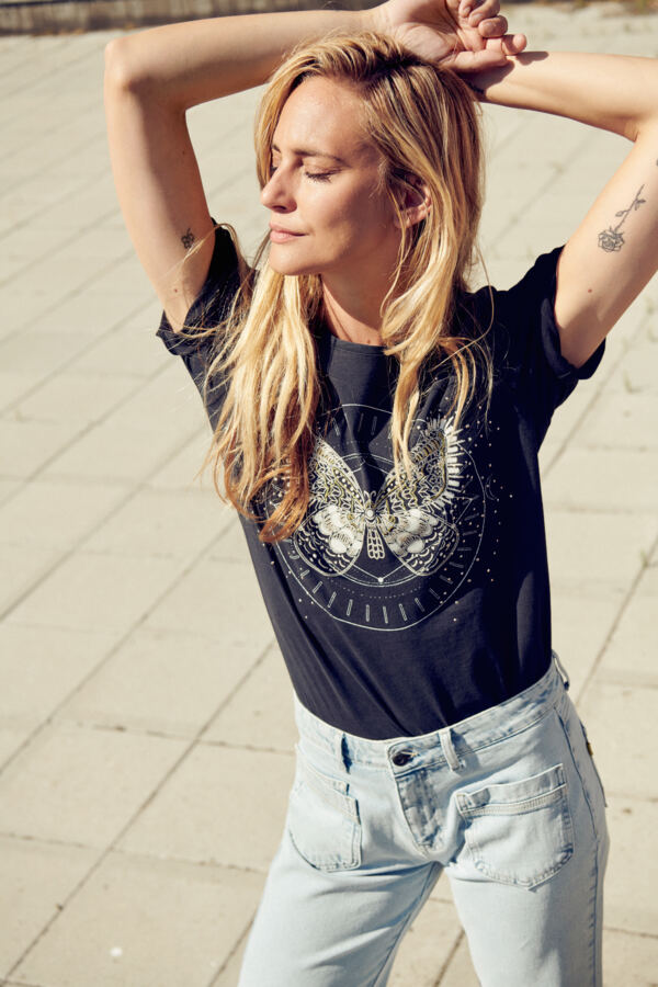 Elona T-Shirt- Black Beauty