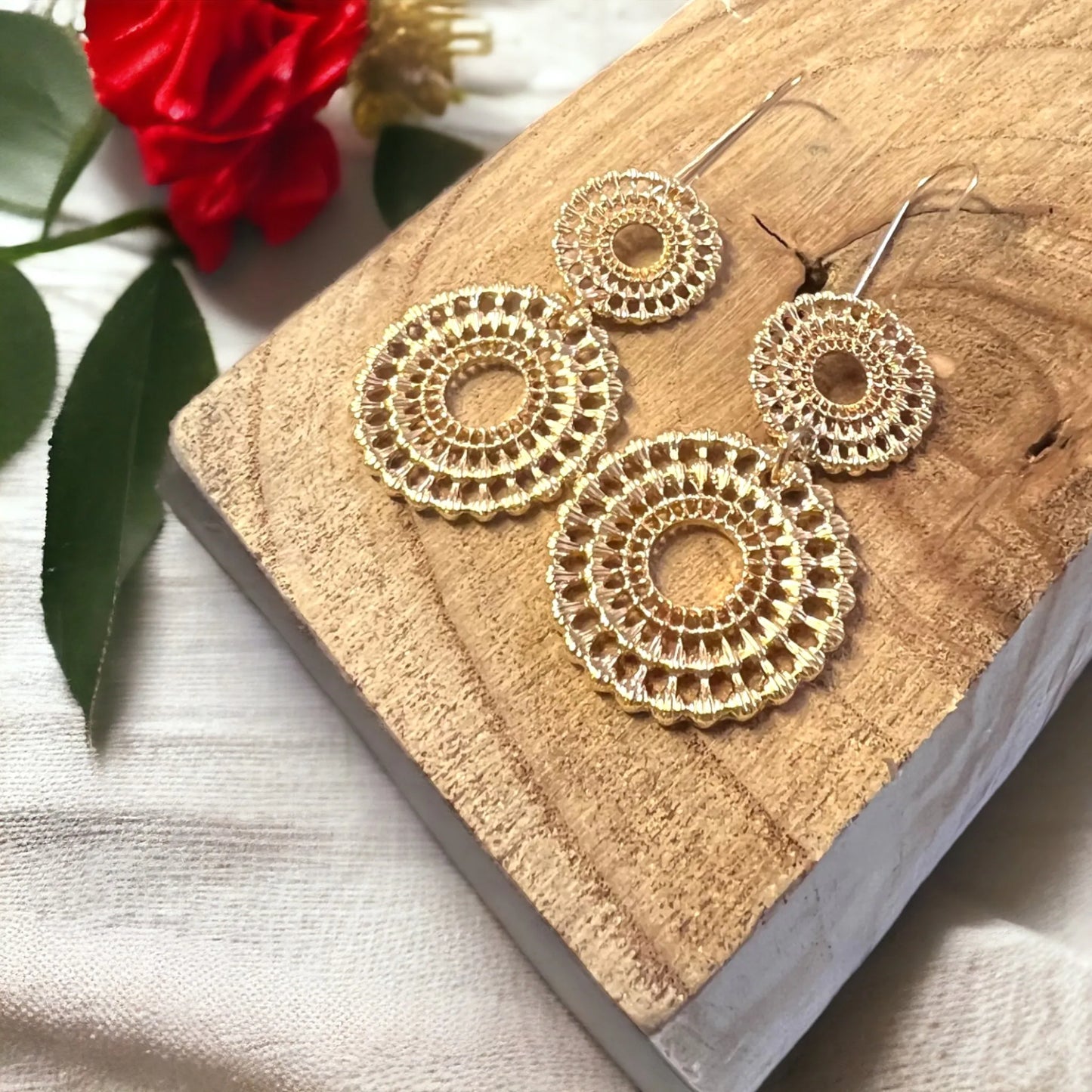 Filigree Double Circle on Drop Hook - Gold