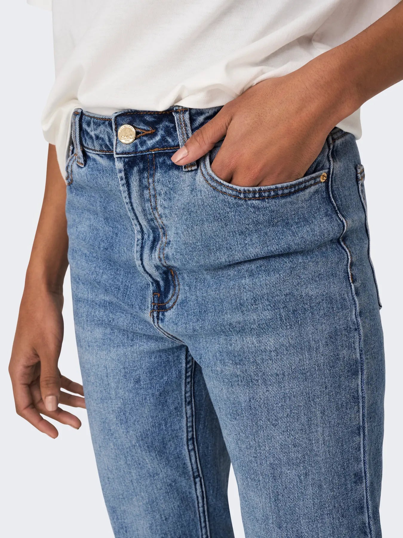 Emily High Waisted Straight Jeans - Medium Blue