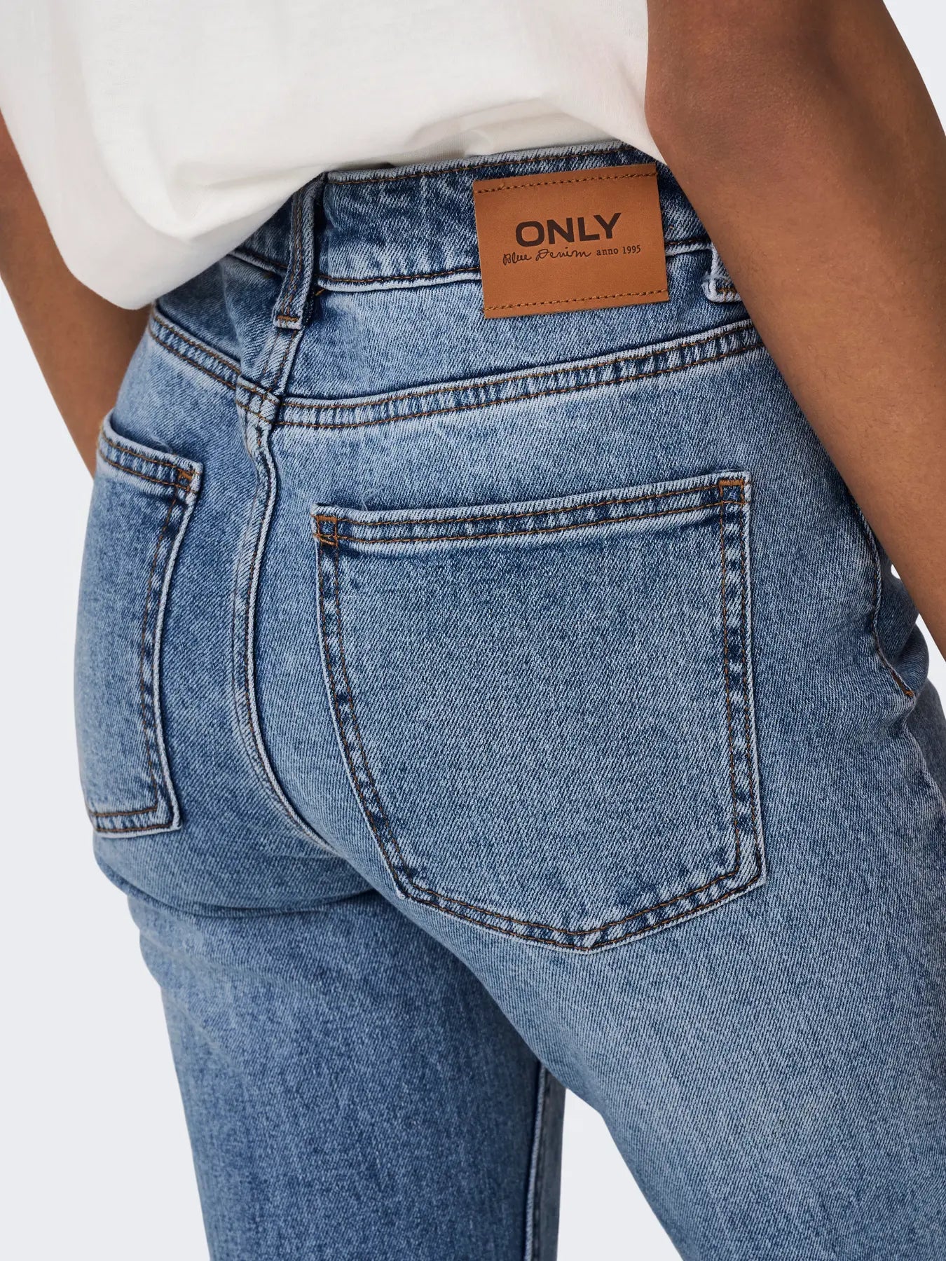 Emily High Waisted Straight Jeans - Medium Blue