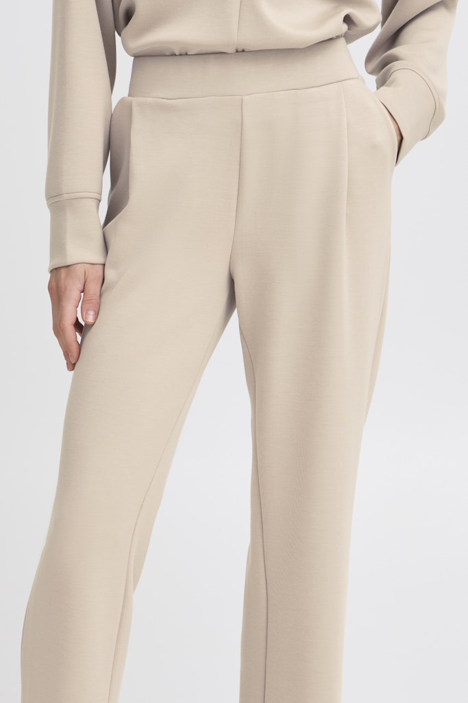 Pusti Pleat Pants - String