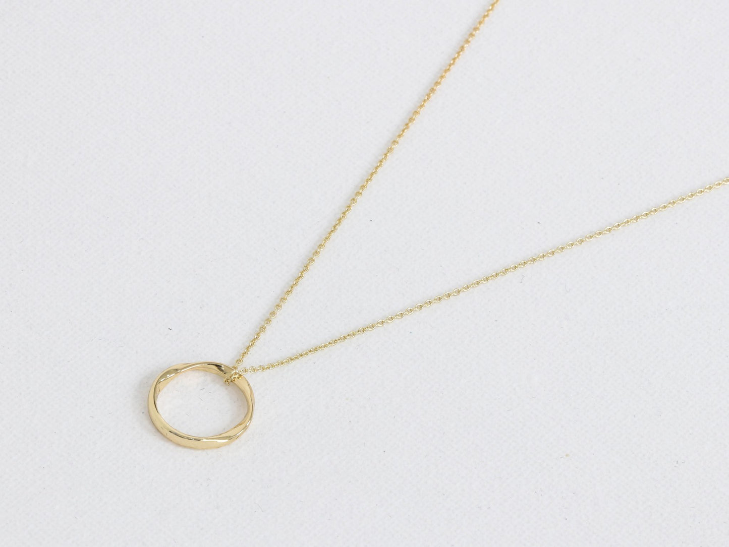 Carmen Delicate Circle Necklace - Gold