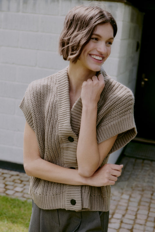 Otinka Waistcoat - Walnut