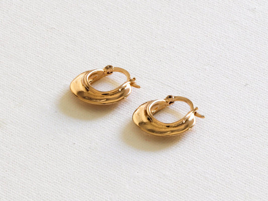 Primrose Fluid Metal Tiny Earrings - Gold