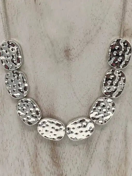 Short Battered Circle Necklace - Silver